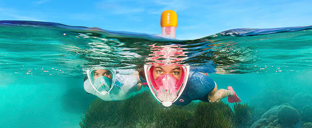 
Subea full face snorkeling mask underwater
